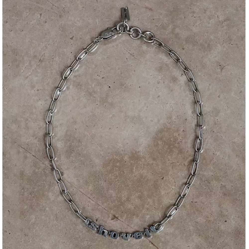 Heaven By Marc Jacobs Shove it necklace